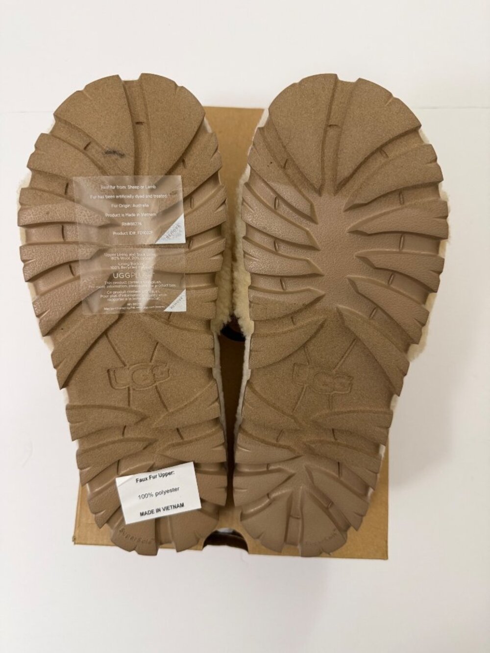 UGG Cozetta Curly Graphic Logo Slide Slippers Natural Women’s Size 8 NWB - Picture 3 of 7
